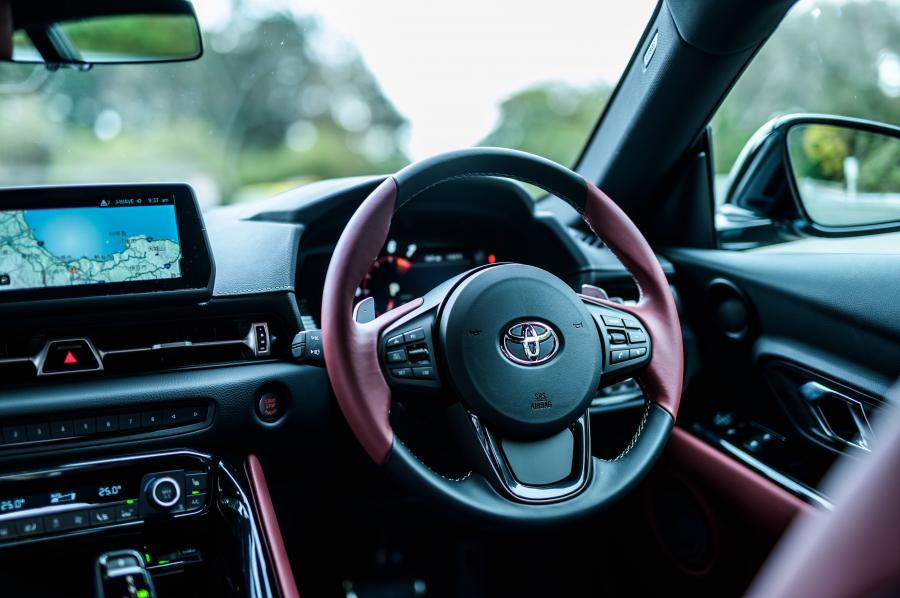 Панель приборов Toyota GR Supra (A90) 2019 года  (JP) (фото 36 из 39)